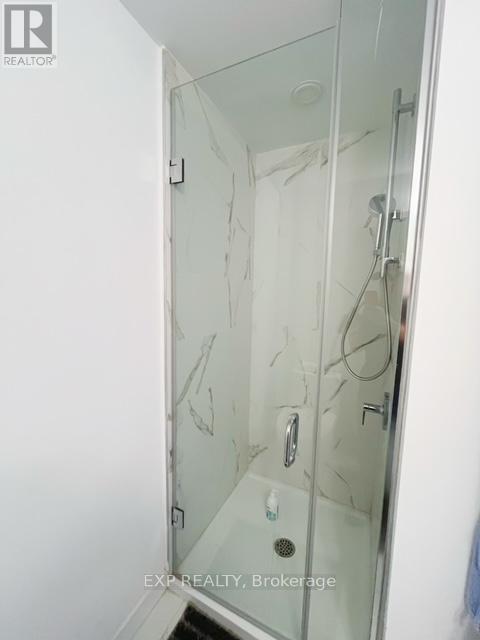 N735 - 7 Golden Lion Heights Property Photo 9