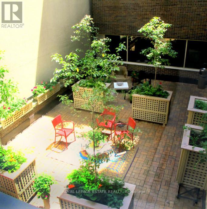 202 - 124 Merton Street Property Photo 9