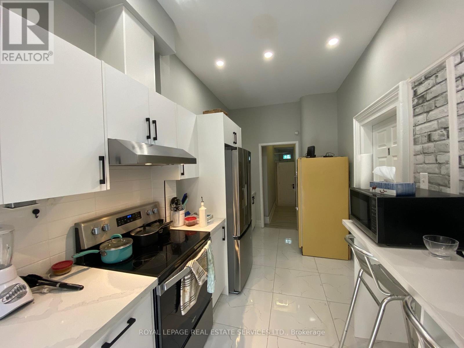 203 - 206 Carlton Street Property Photo 6