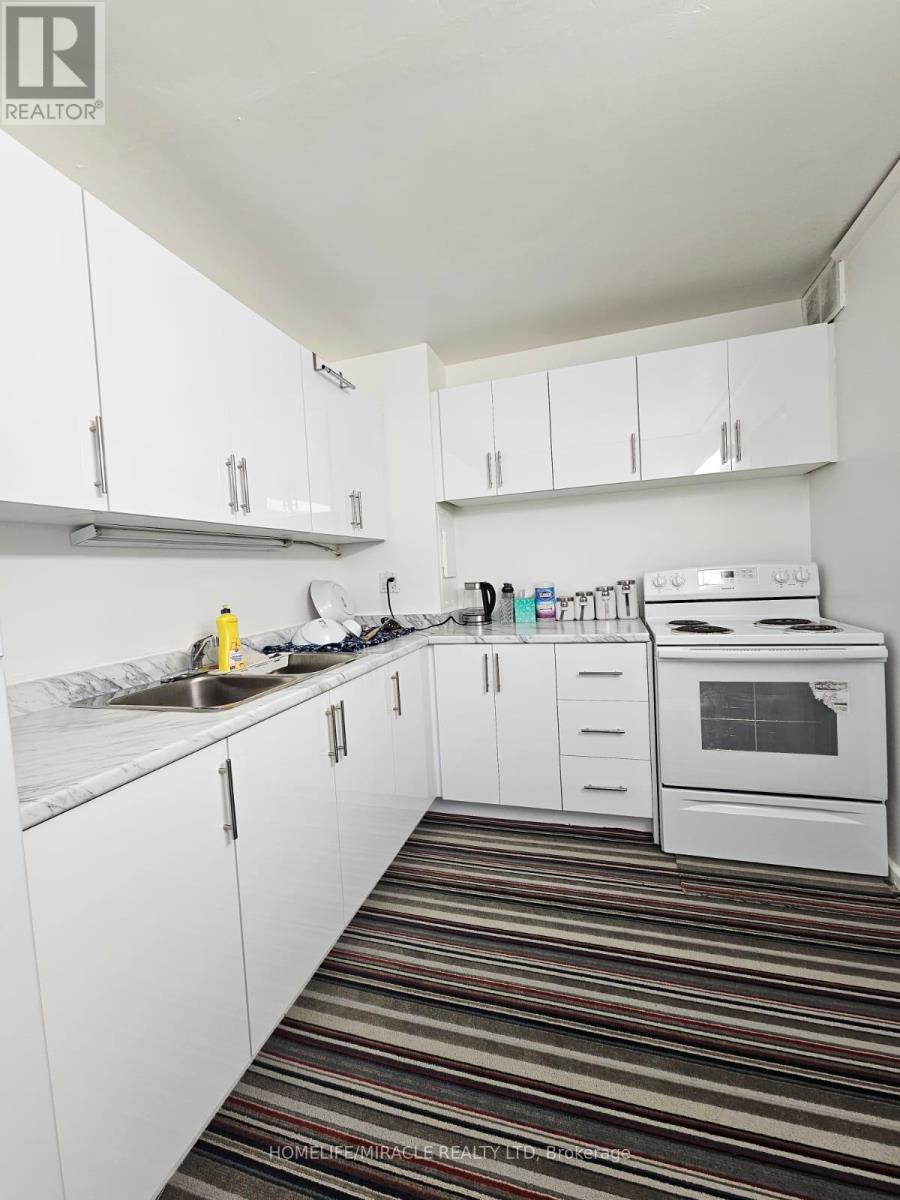 201 - 715 Don Mills Road Property Photo 4