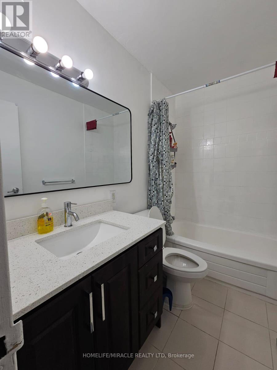 201 - 715 Don Mills Road Property Photo 5