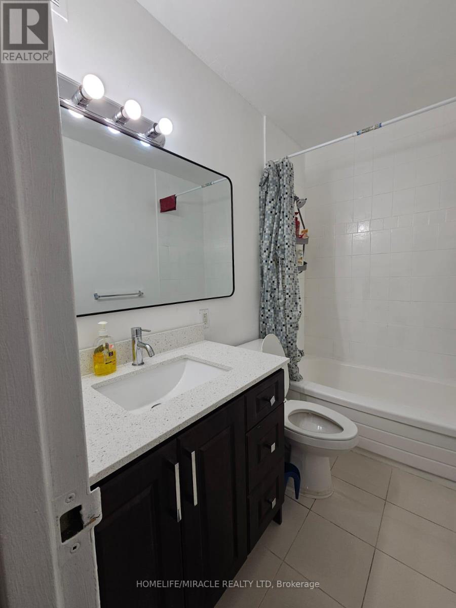 201 - 715 Don Mills Road Property Photo 9