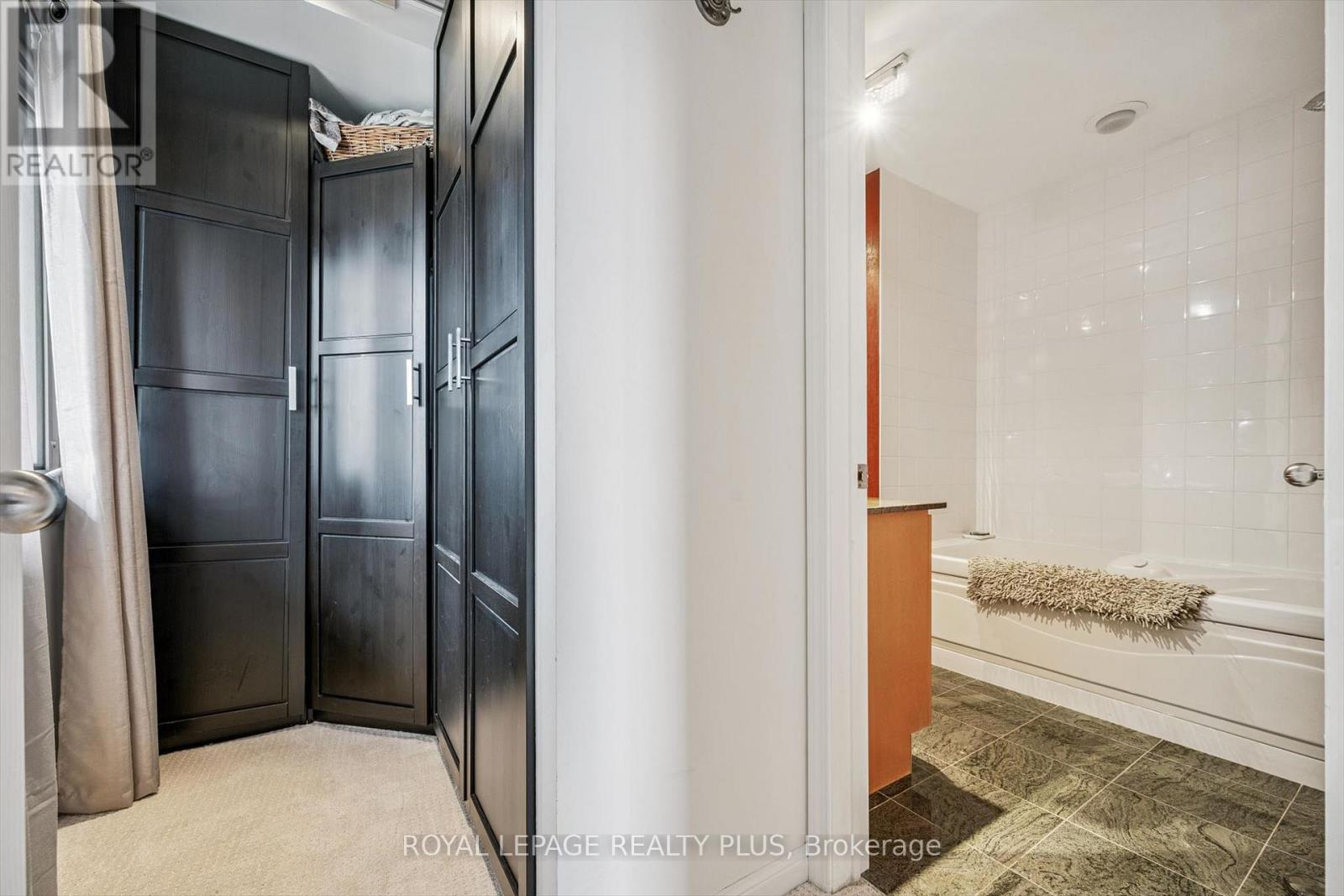 620 - 550 Front Street W Property Photo 17