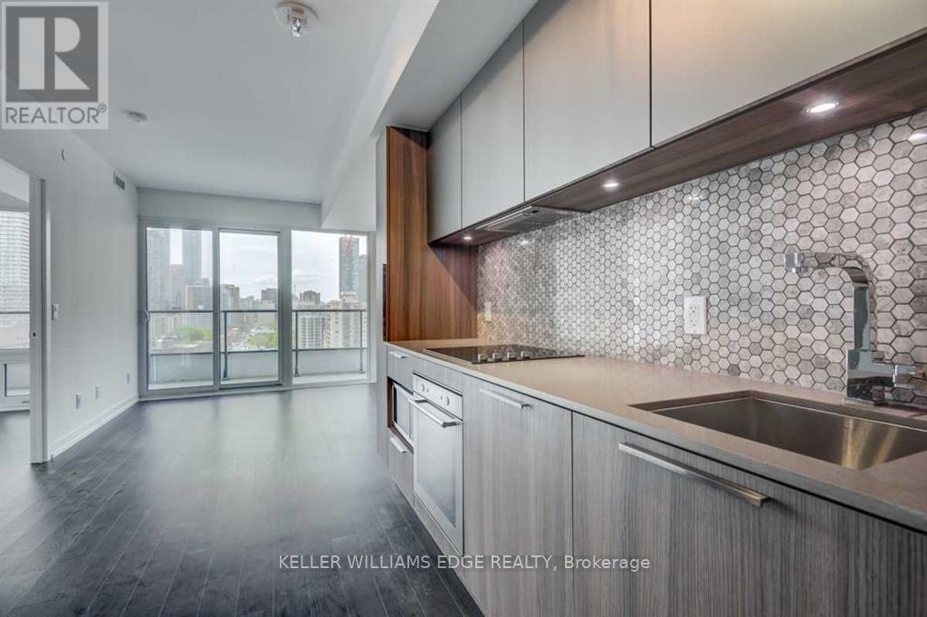 3609 - 85 Wood Street Property Photo 2