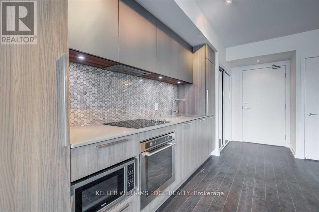 3609 - 85 Wood Street Property Photo 3