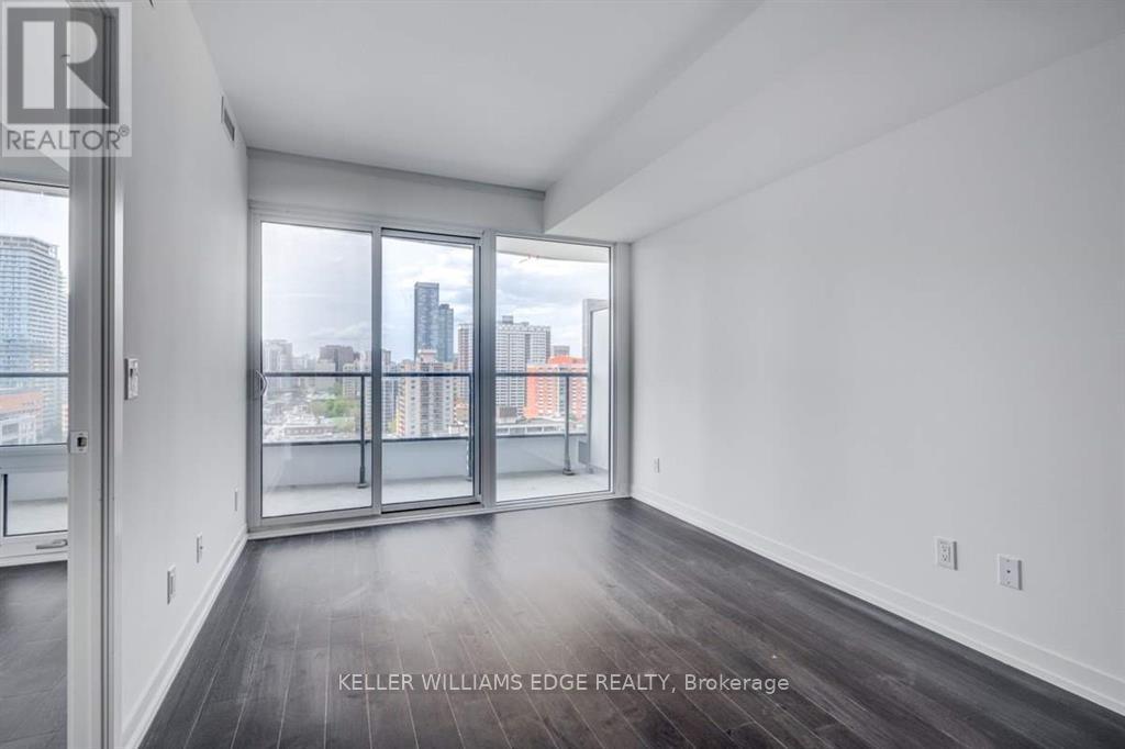 3609 - 85 Wood Street Property Photo 4