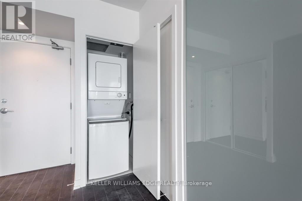 3609 - 85 Wood Street Property Photo 9