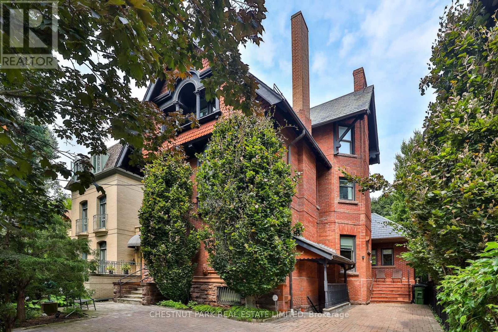 46 Lowther Avenue Property Photo 2