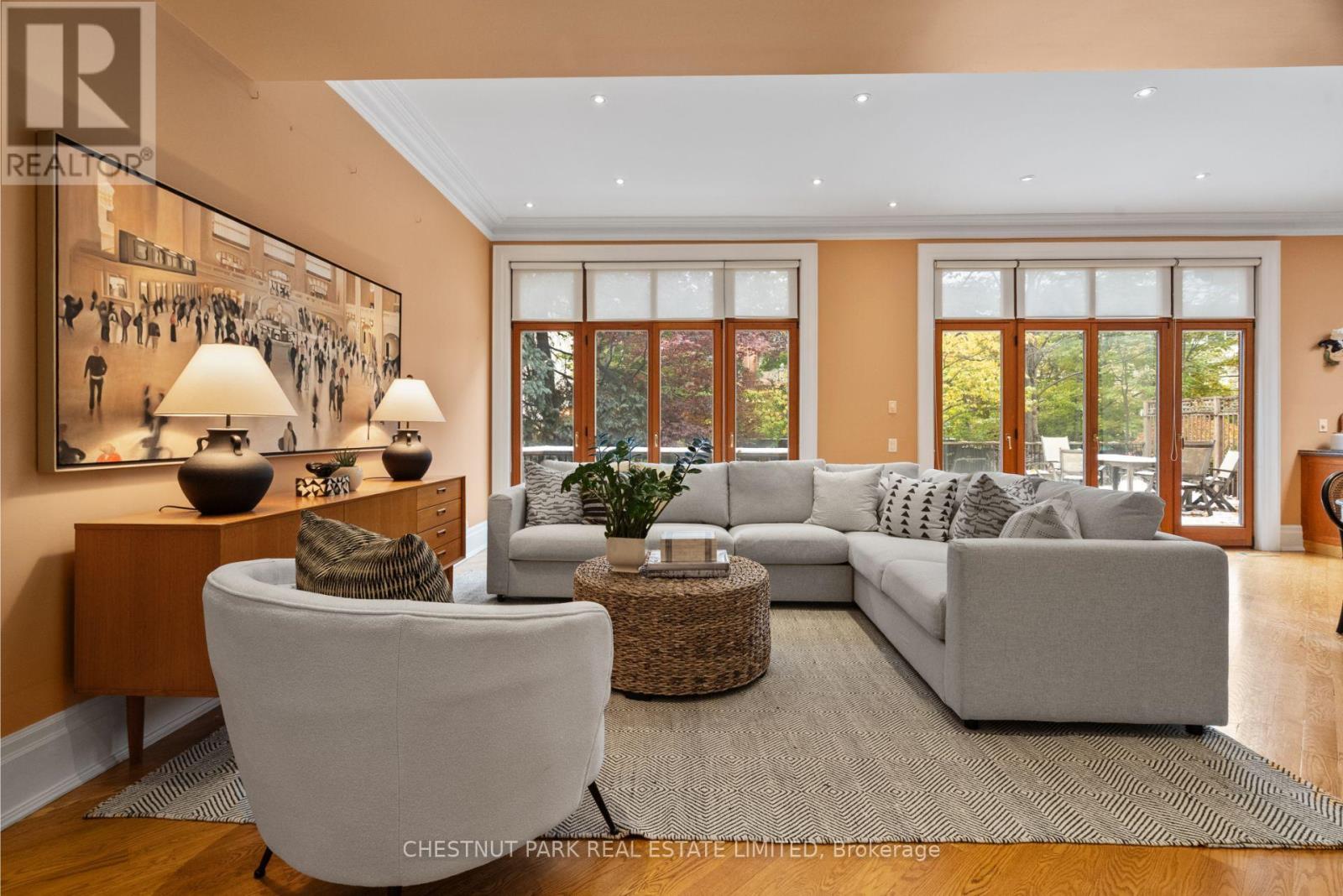 46 Lowther Avenue Property Photo 10