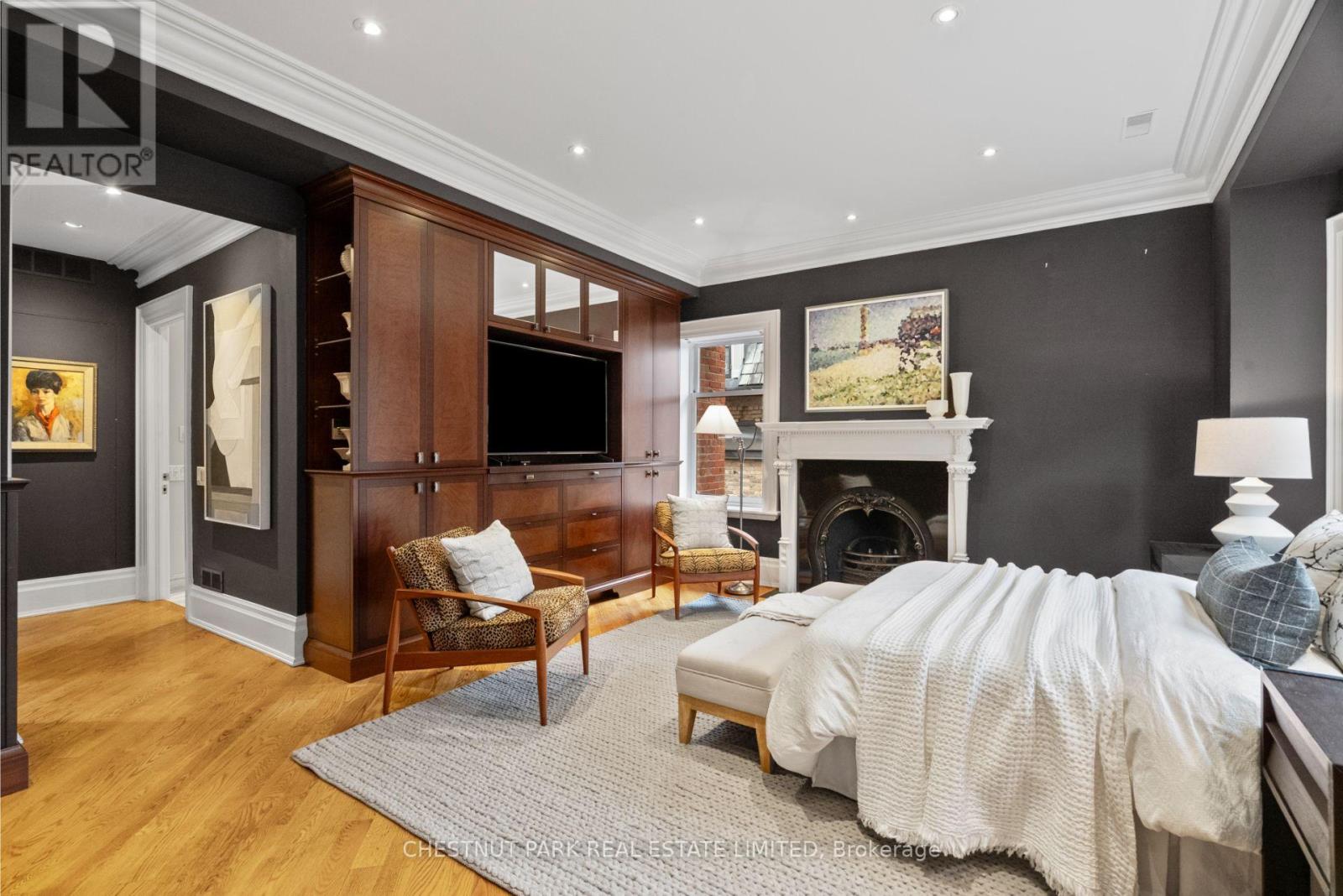 46 Lowther Avenue Property Photo 17