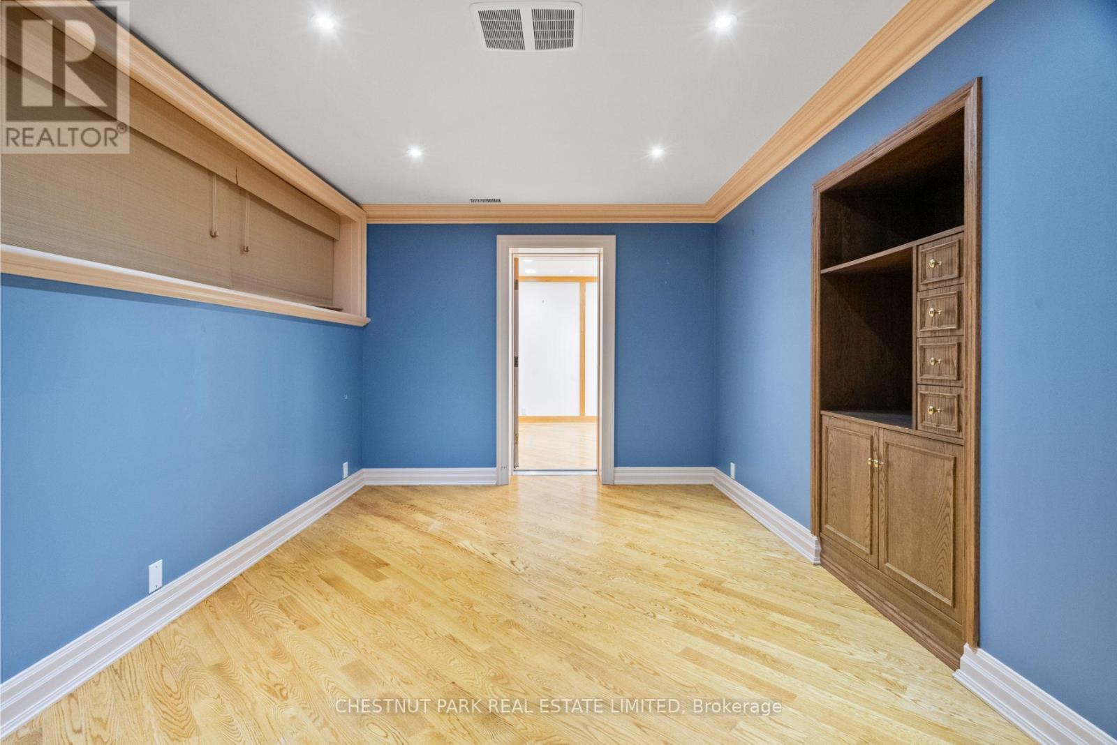 46 Lowther Avenue Property Photo 31