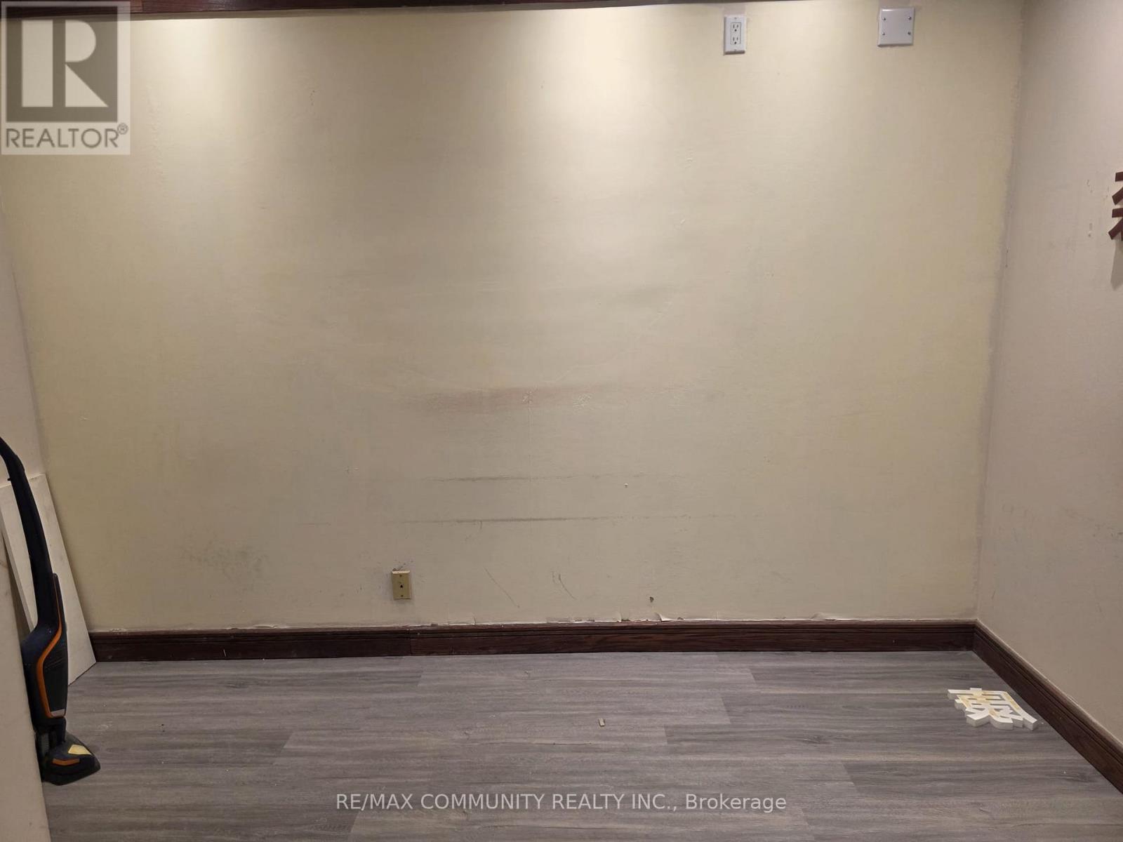303 - 250 Sheppard Avenue E Property Photo 4