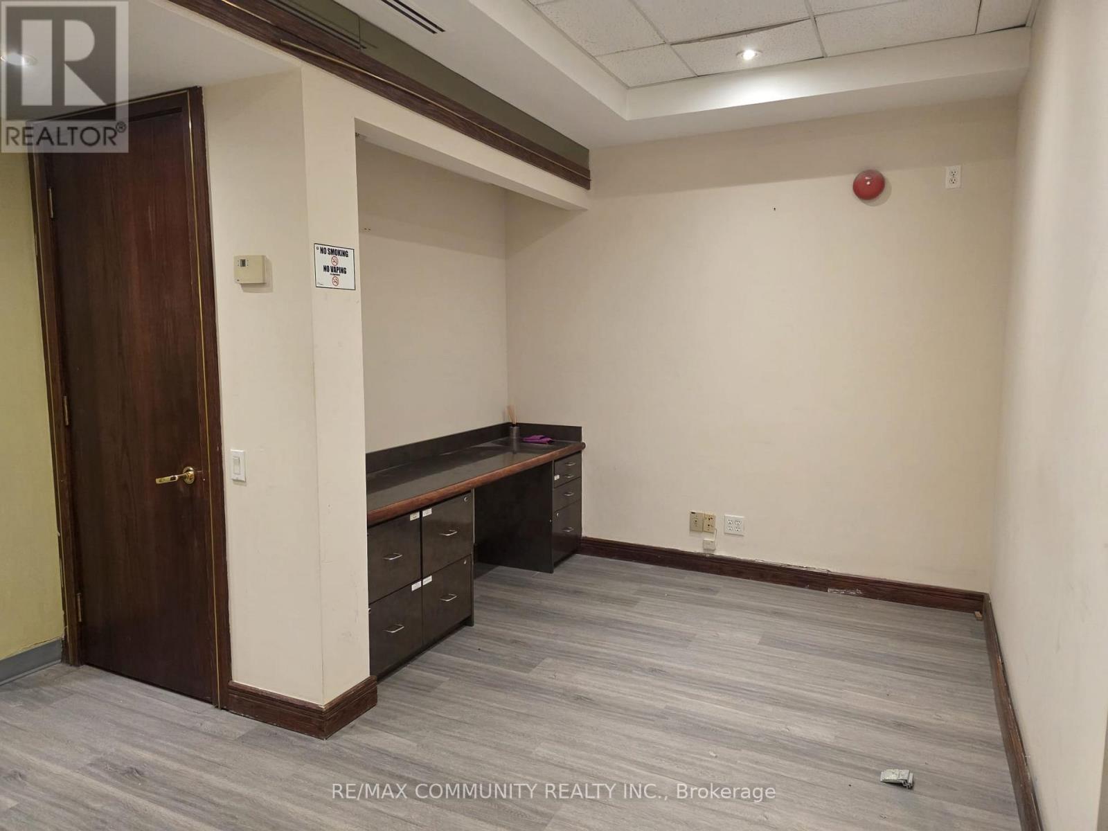 303 - 250 Sheppard Avenue E Property Photo 5