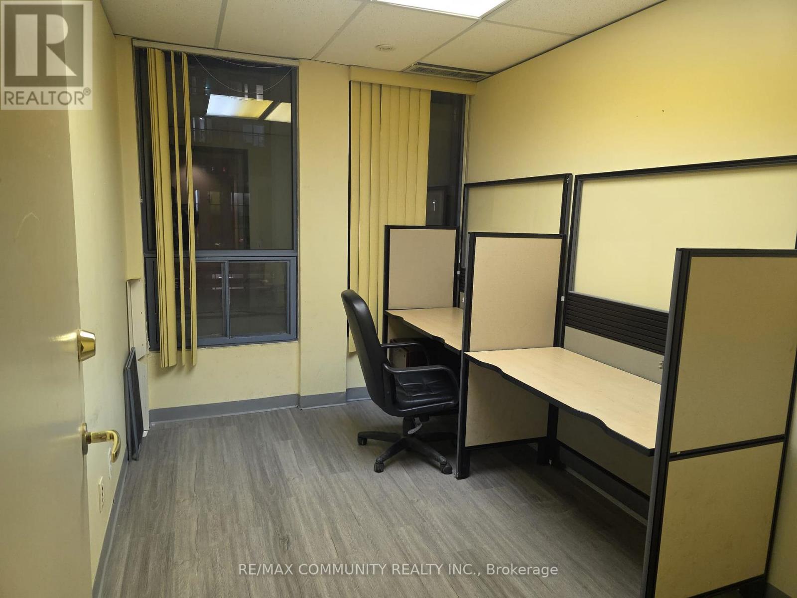 303 - 250 Sheppard Avenue E Property Photo 7