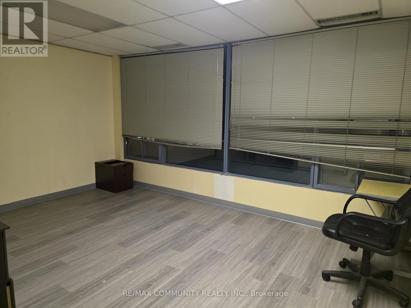 303 - 250 Sheppard Avenue E Property Photo 8