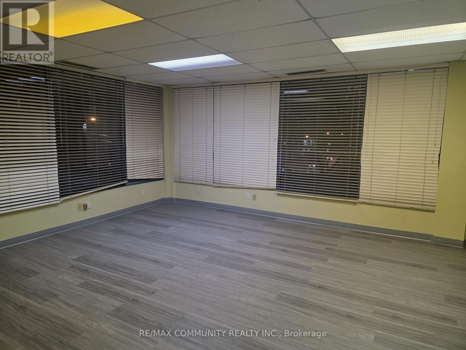 303 - 250 Sheppard Avenue E Property Photo 9