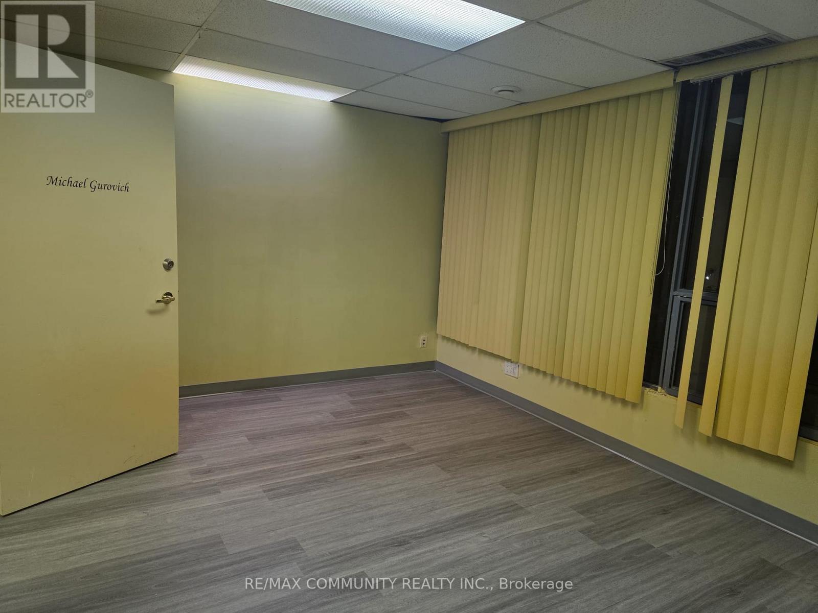 303 - 250 Sheppard Avenue E Property Photo 11