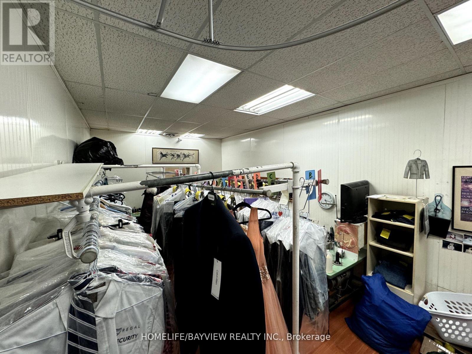 157 John Street W Property Photo 3