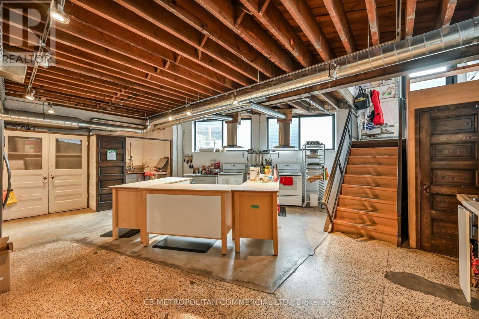 201 Niagara Street Property Photo 29
