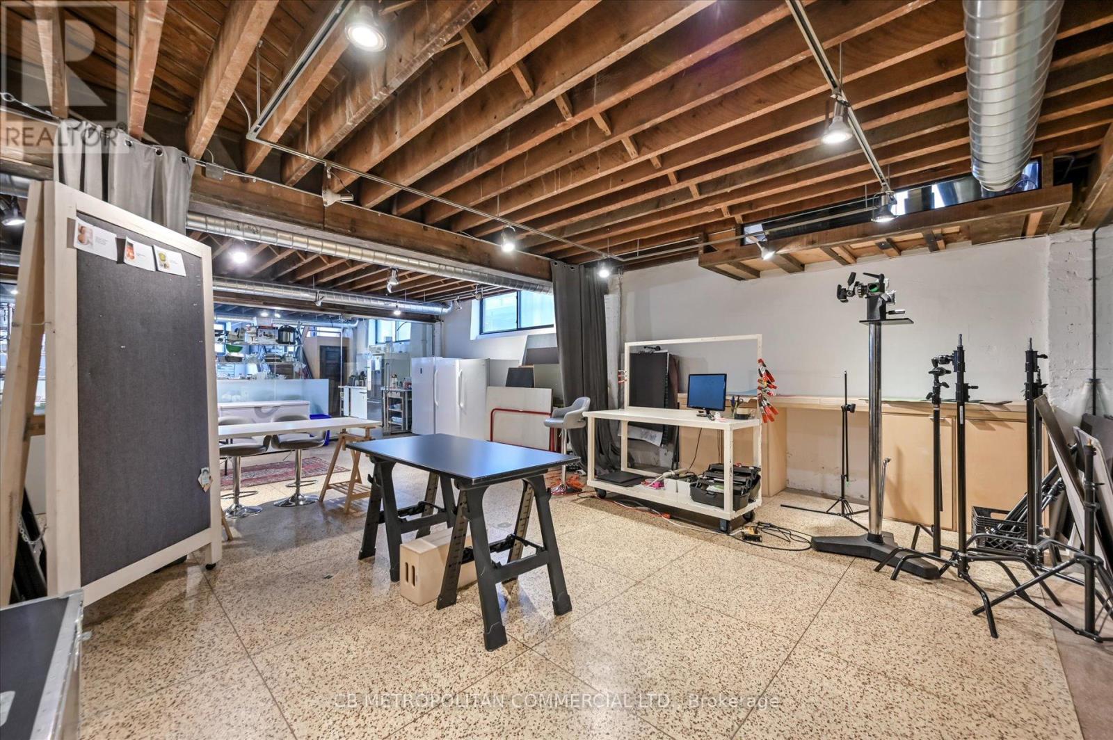 201 Niagara Street Property Photo 37