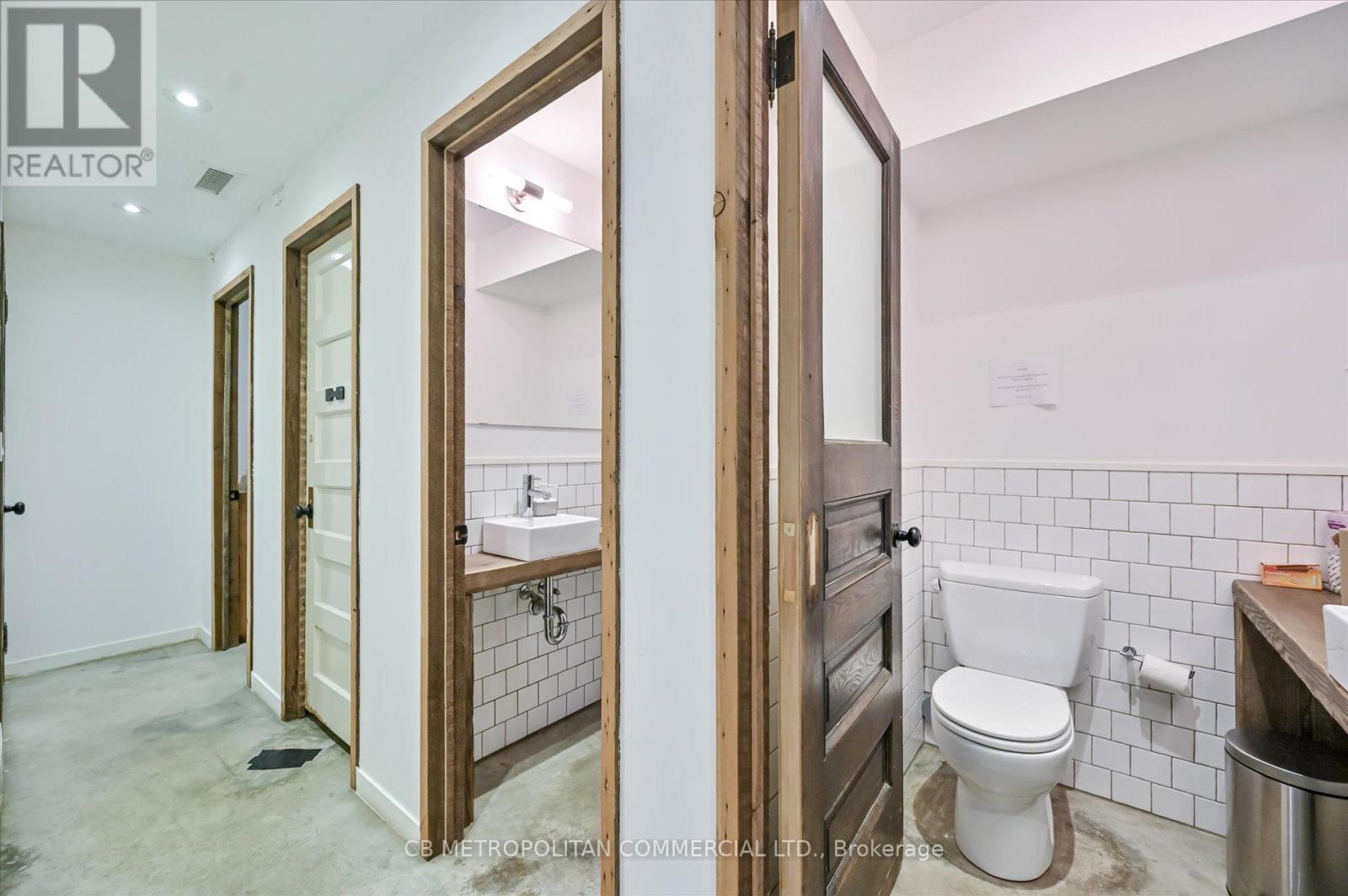 201 Niagara Street Property Photo 43