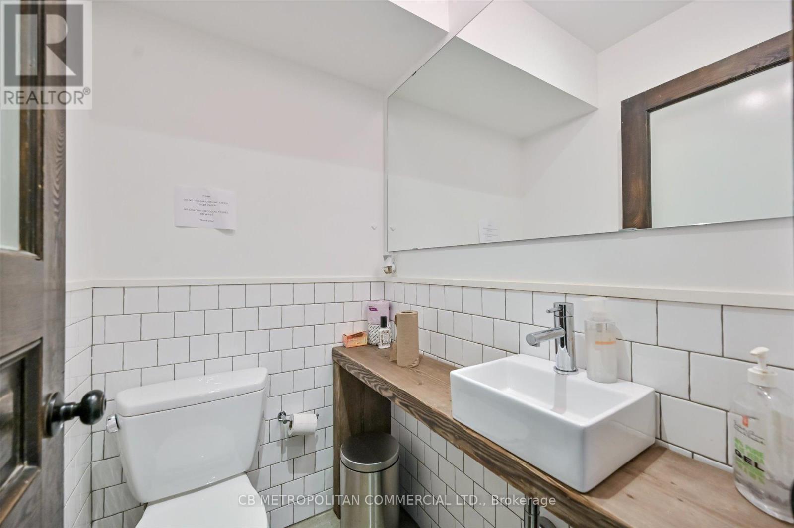 201 Niagara Street Property Photo 44