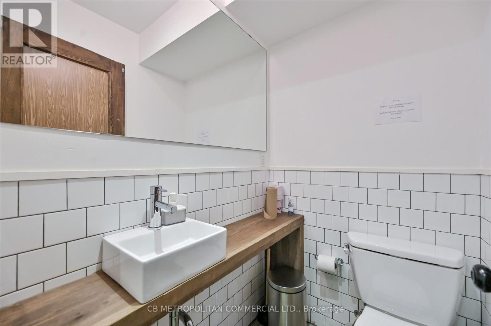 201 Niagara Street Property Photo 45