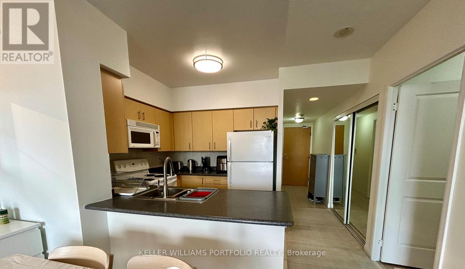 2801 - 4968 Yonge Street Property Photo 5