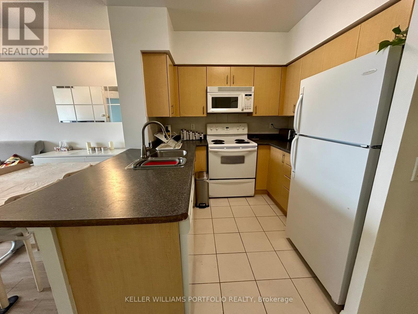 2801 - 4968 Yonge Street Property Photo 6