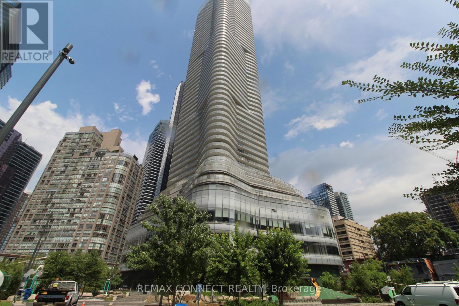 # 324 - 15 Wellesley Street W Property Photo 1