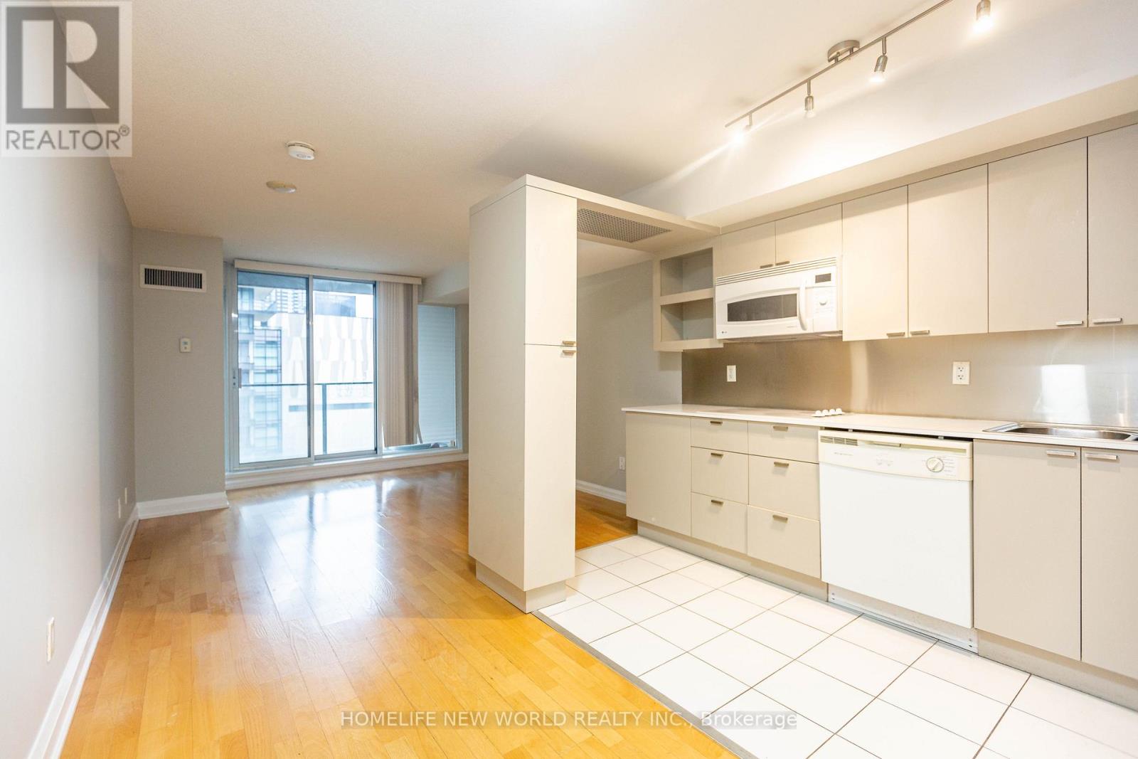 951 - 111 Elizabeth Street Property Photo 2