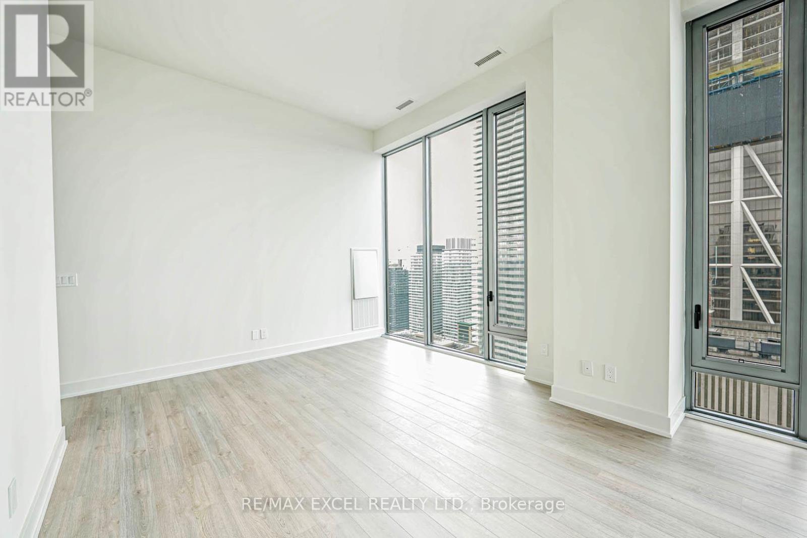 5102 - 8 Cumberland Street Property Photo 5