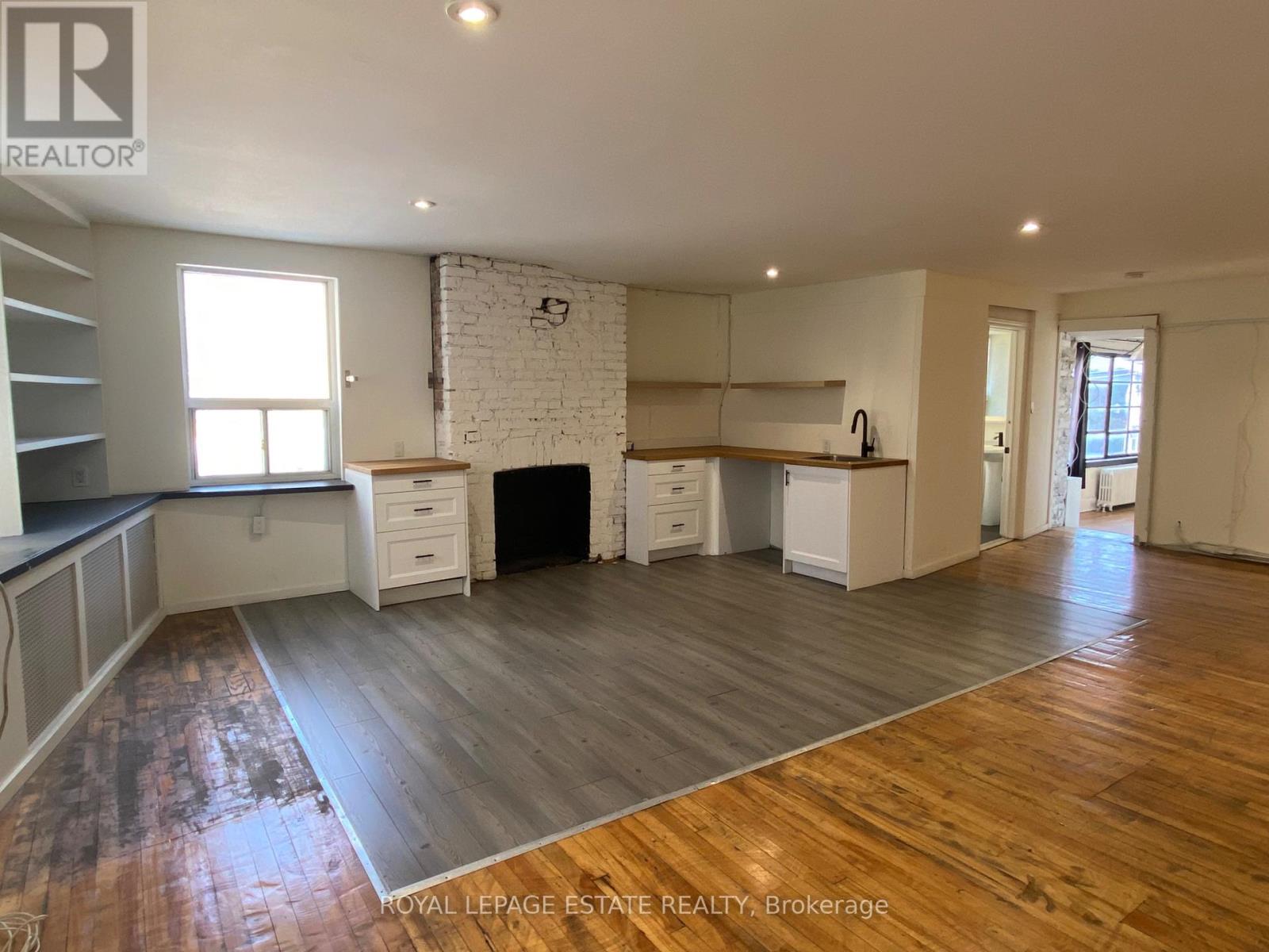 155 Richmond Street E Property Photo 1