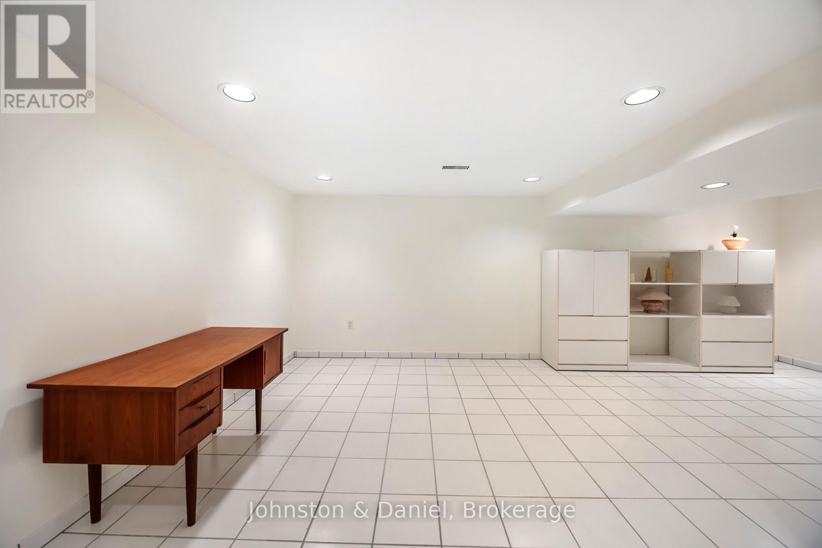 31 George Henry Boulevard Property Photo 35