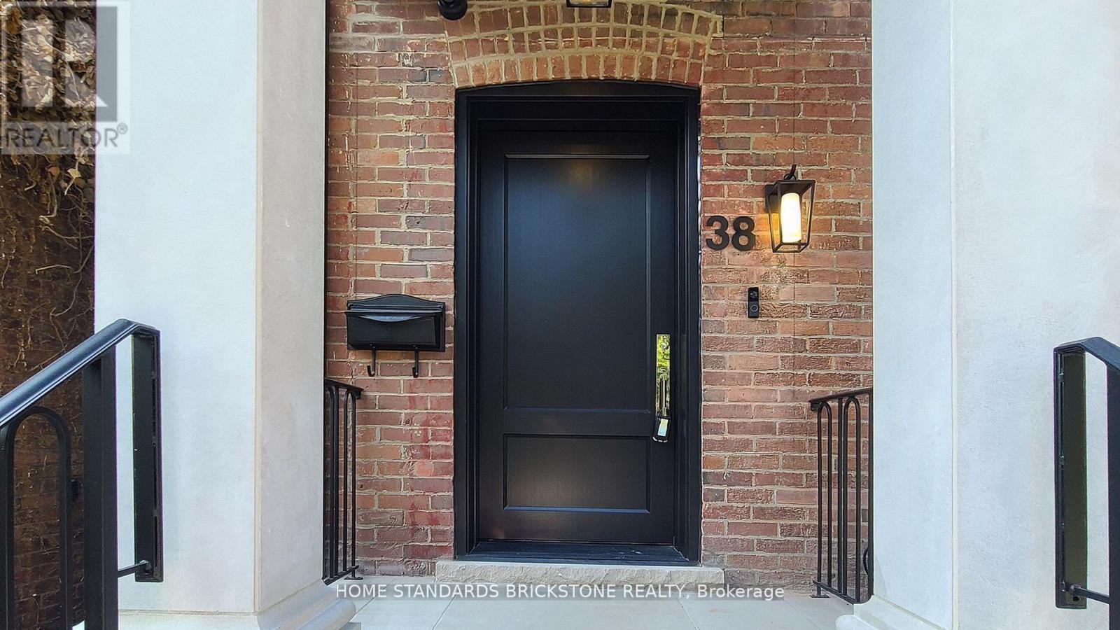 38 Elgin Avenue Property Photo 2