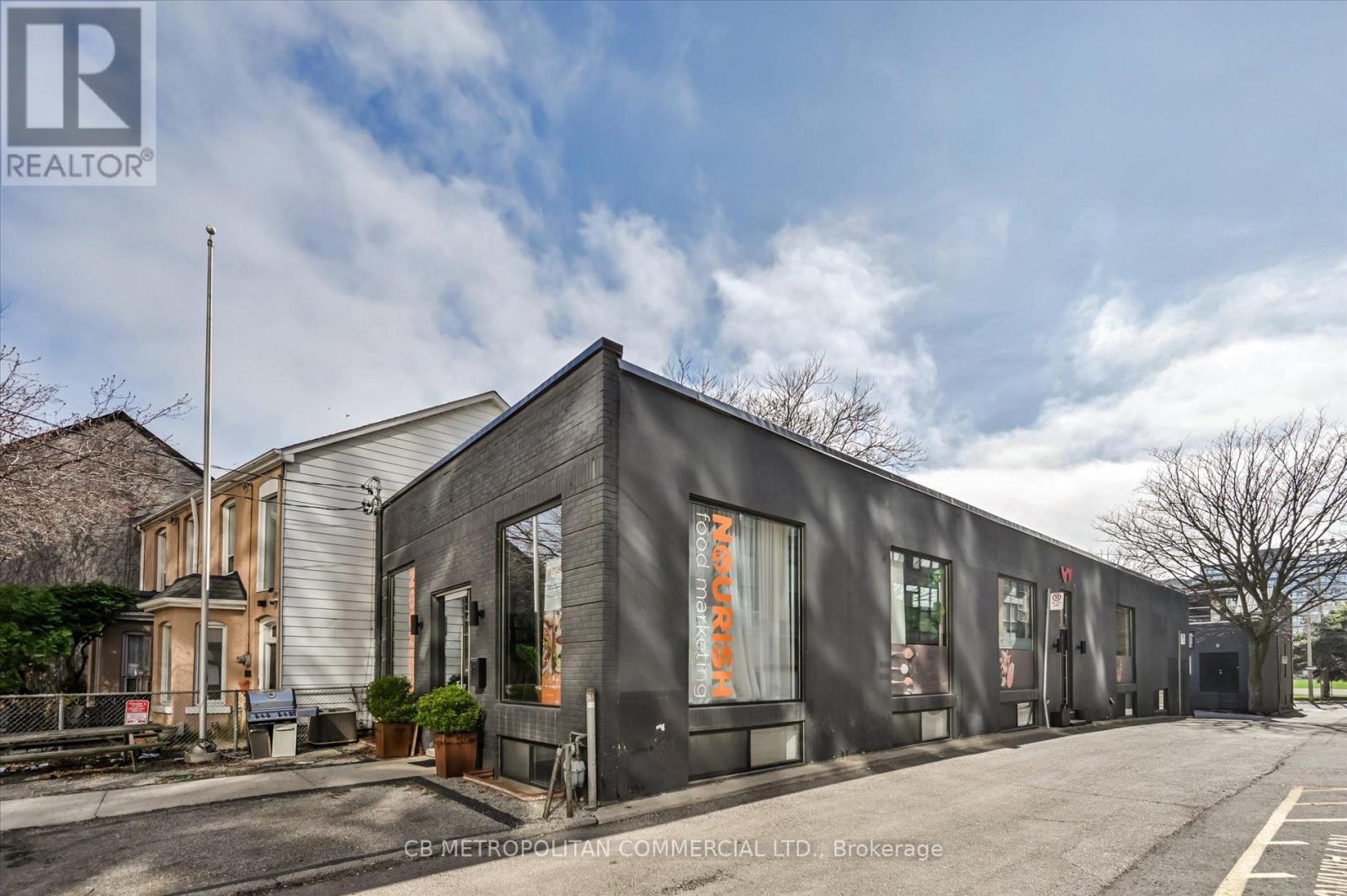 201 Niagara Street Property Photo 1