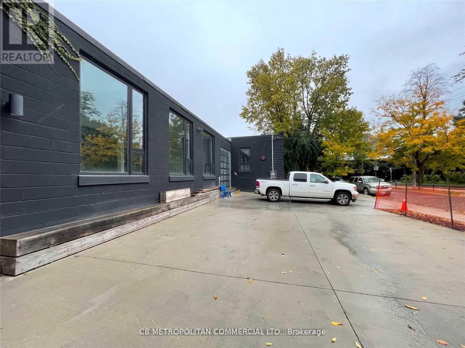 83-91b Walnut Avenue Property Photo 2