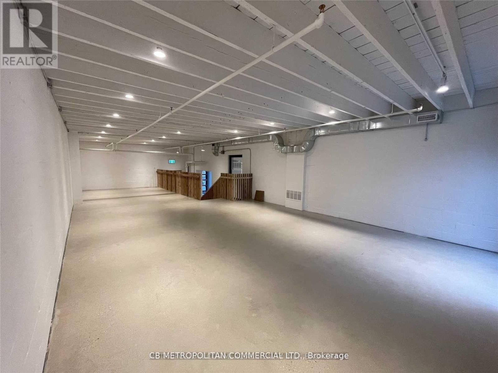 83-91b Walnut Avenue Property Photo 16