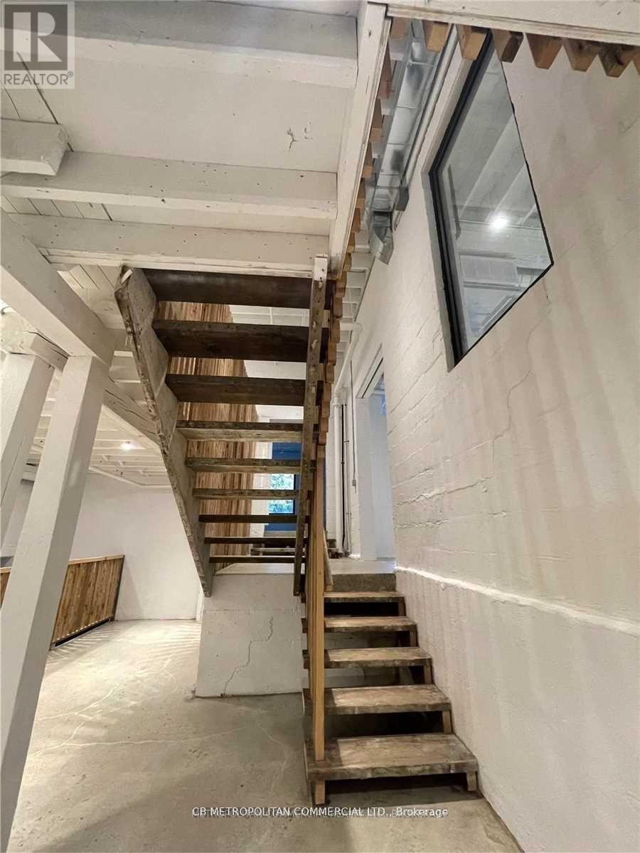 83-91b Walnut Avenue Property Photo 17