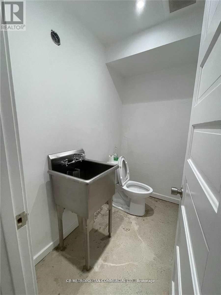 83-91b Walnut Avenue Property Photo 19