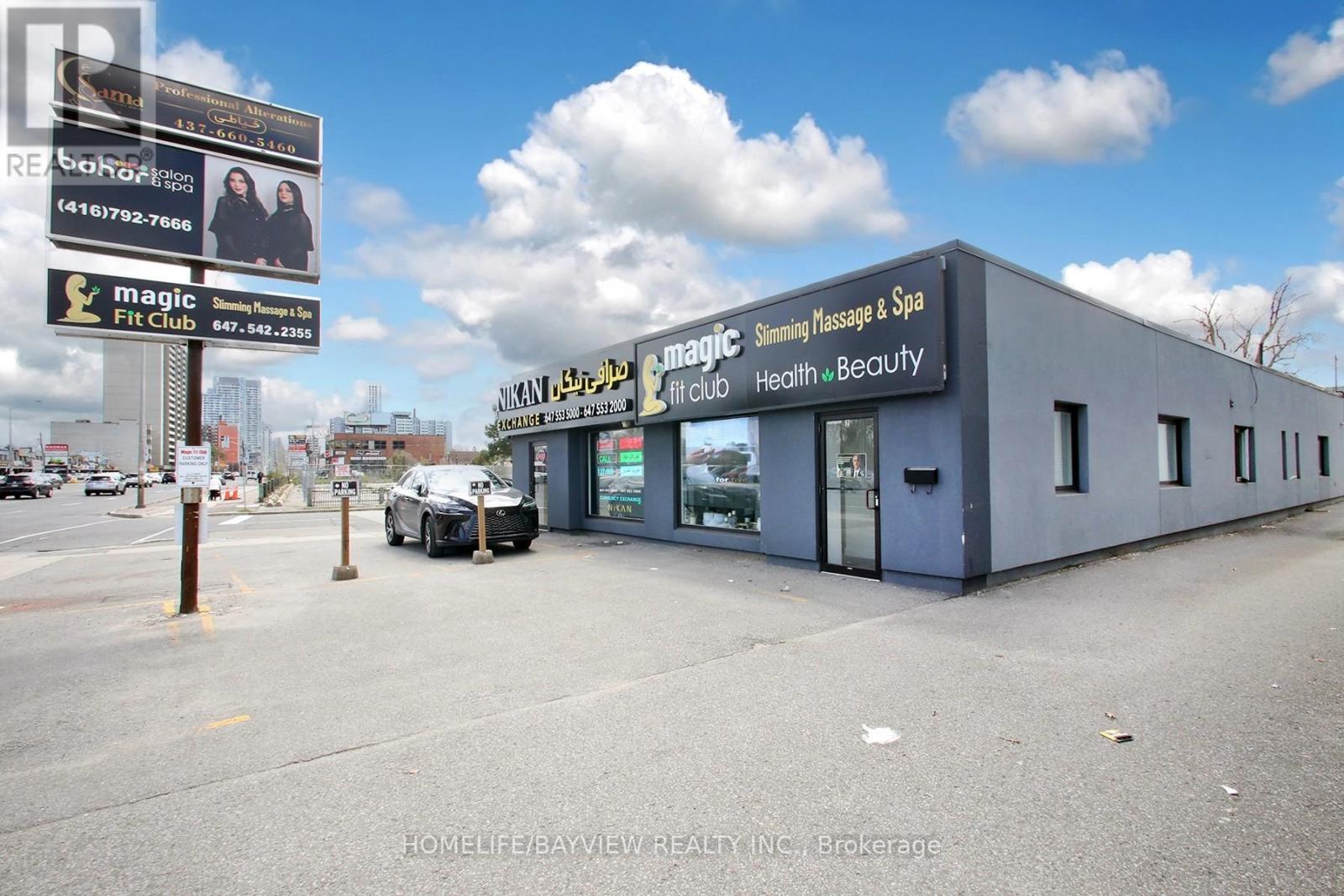 6166 Yonge Street Property Photo 2
