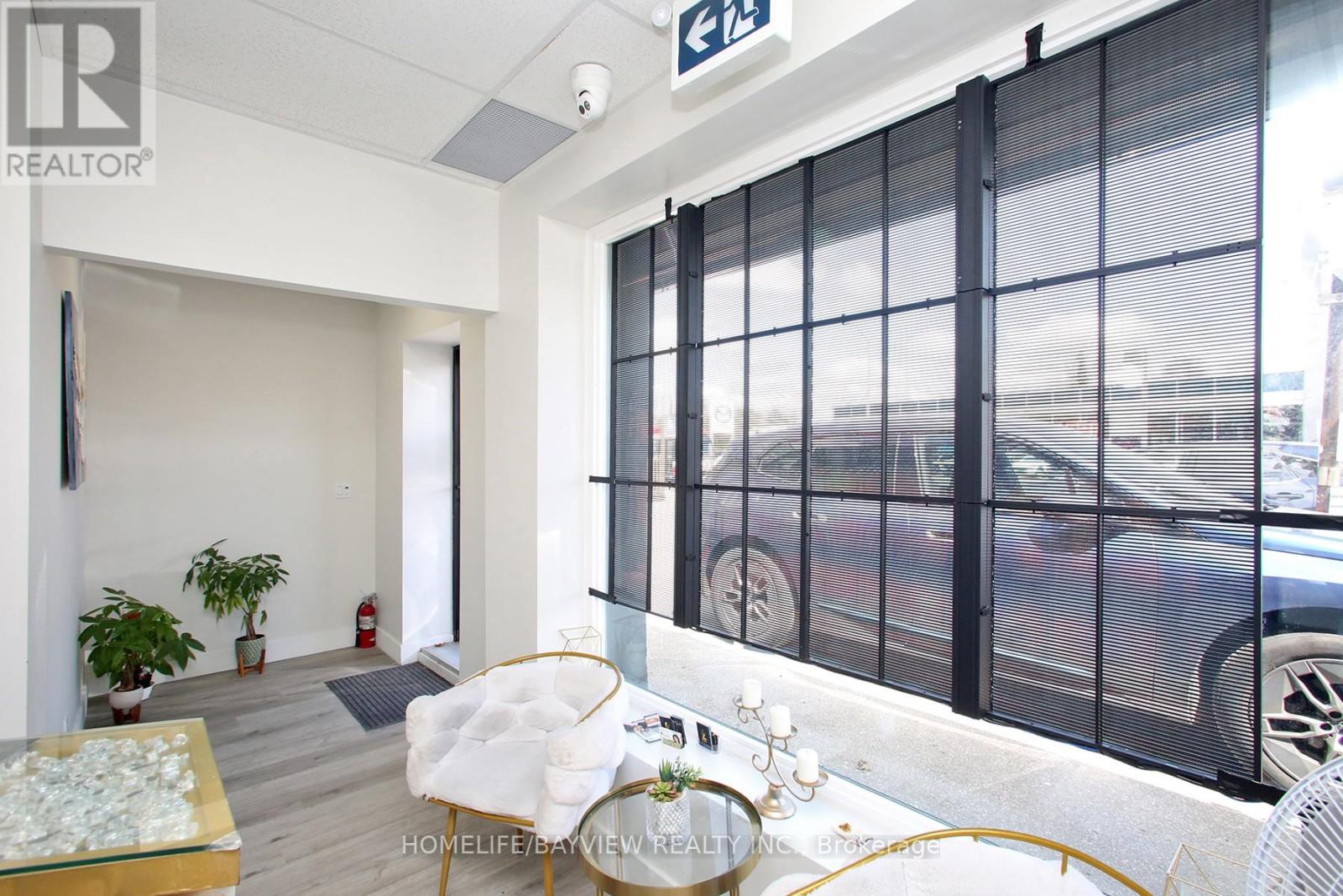 6166 Yonge Street Property Photo 5