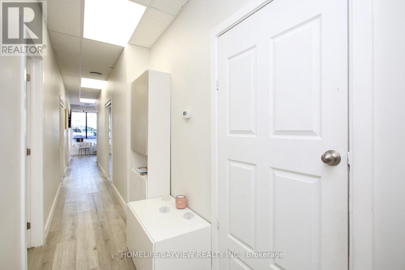 6166 Yonge Street Property Photo 6