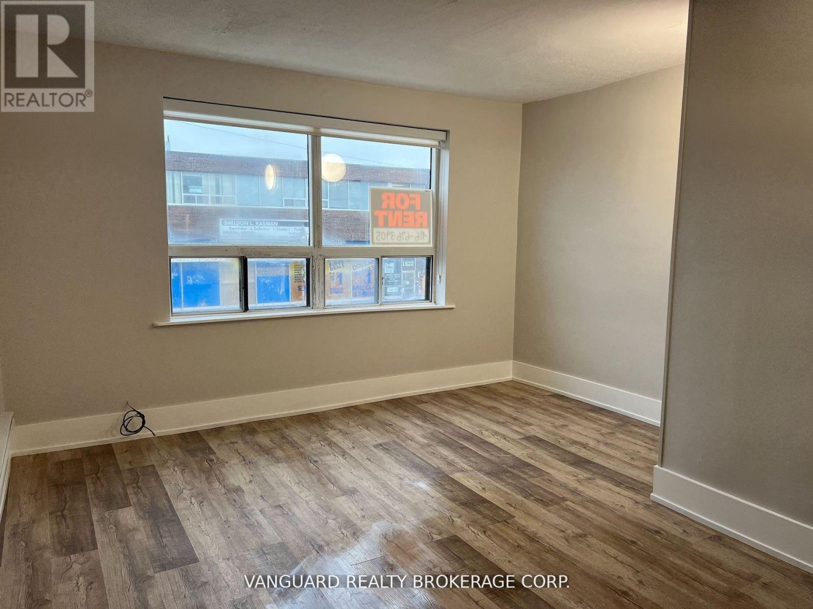 1623a Eglinton Avenue Property Photo 10