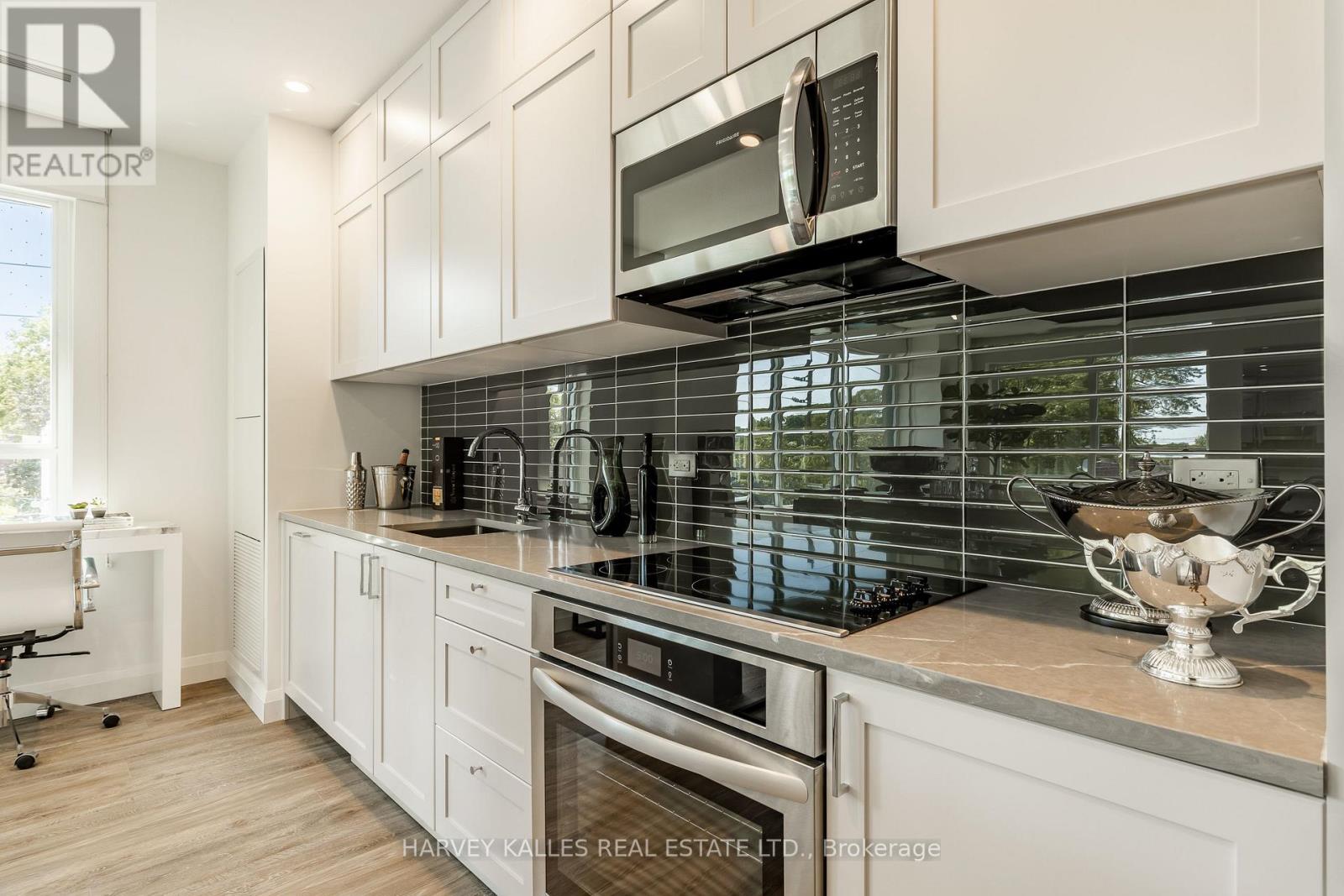 1305 - 71 REDPATH AVENUE