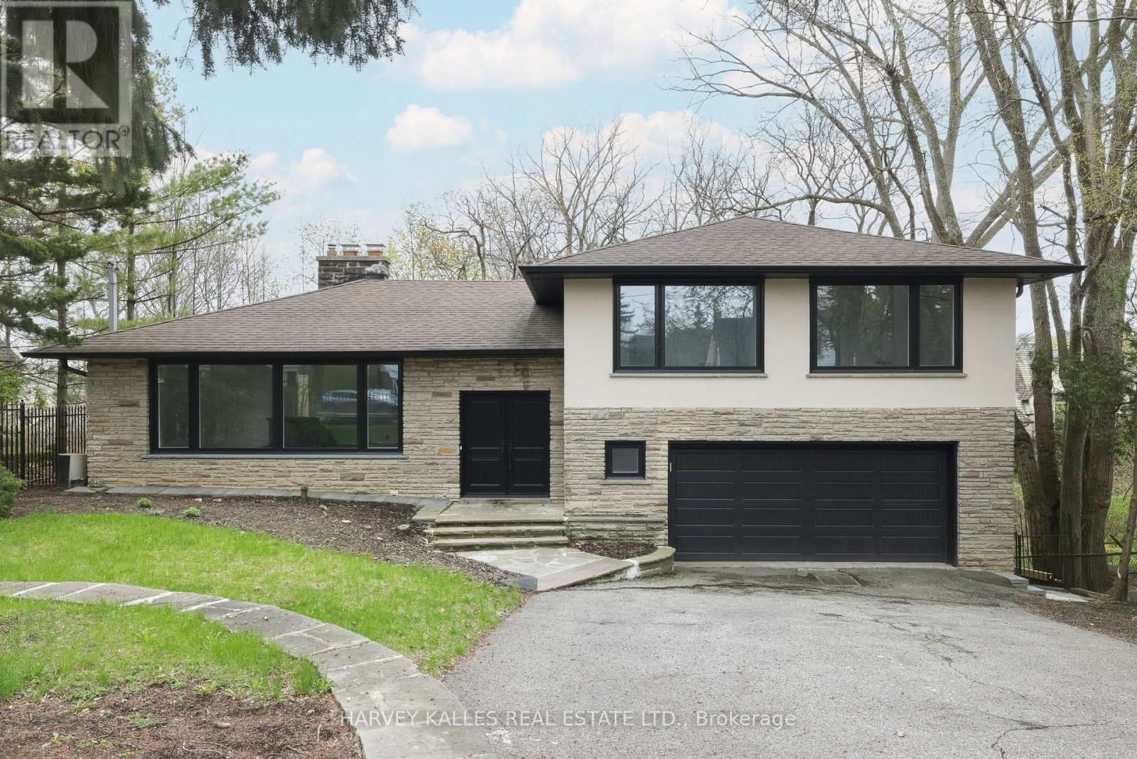 537 Blythwood Road Property Photo 1