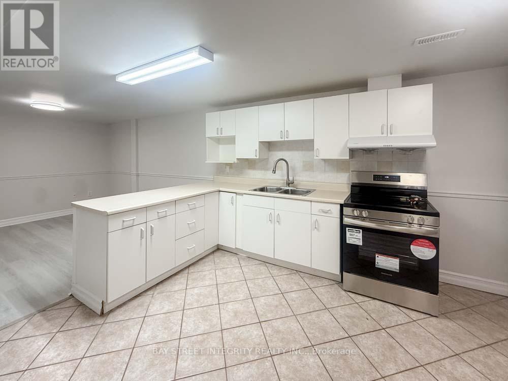 LOWER - 130 KINGSLAKE ROAD Property Photo 1