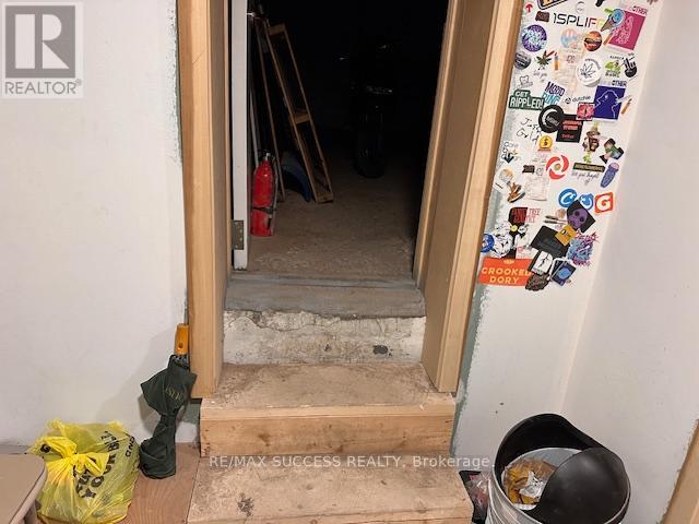 764 St Clair Avenue W Property Photo 28