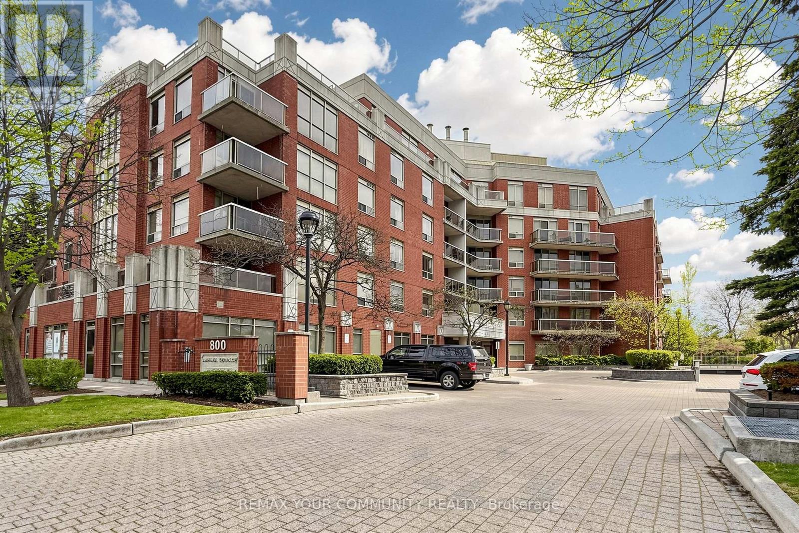 506 - 800 Sheppard Avenue W Property Photo 2