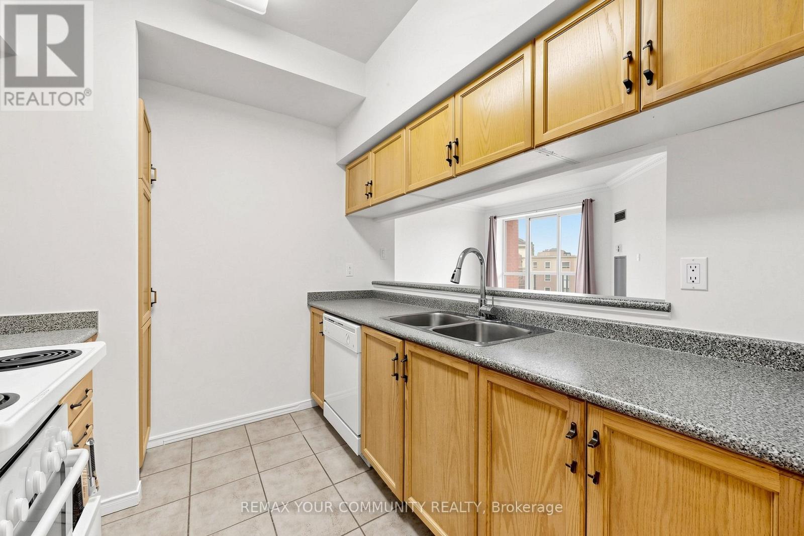506 - 800 Sheppard Avenue W Property Photo 7